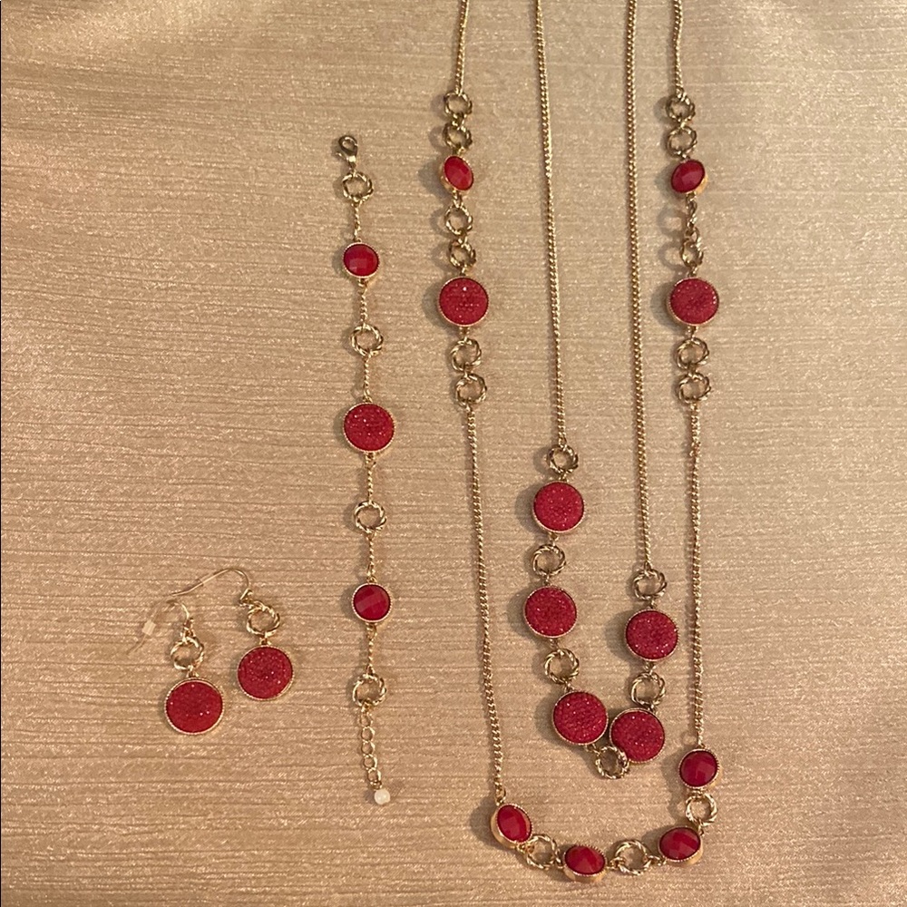 Avon Red and Gold Necklace Set - Spring Romance SET NEW